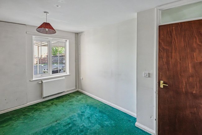 4 Ferris Close, Rowde, Devizes, SN10 2NJ 1