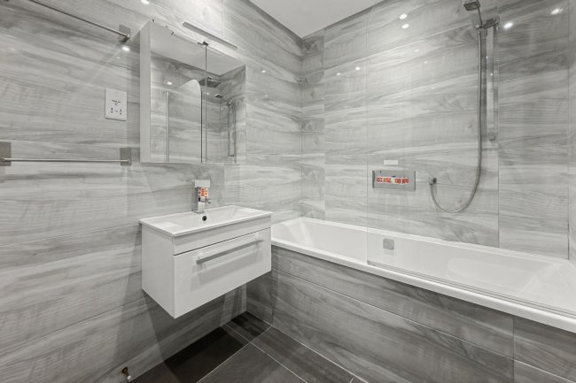 Flat D, 40 Great North Road, Highgate, London, N6 4LU 5