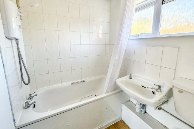 Flat 120 Westcoft, Chippenham, Wiltshire, SN14 0NU 10