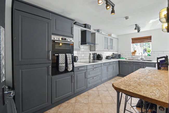 41 Royal Crescent, Exeter, EX2 7QT 3
