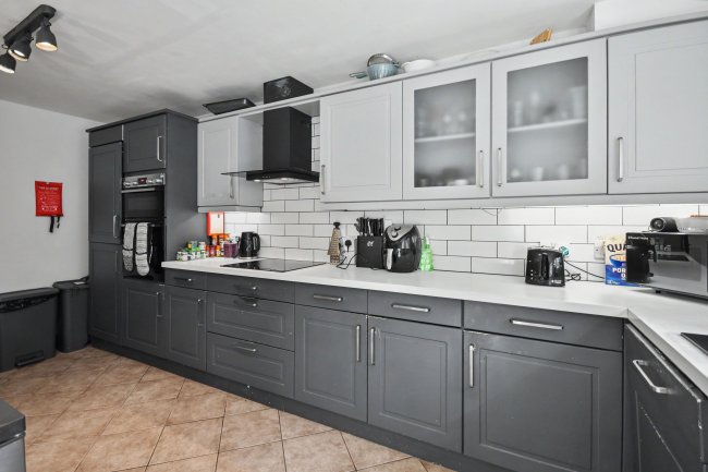 41 Royal Crescent, Exeter, EX2 7QT 3