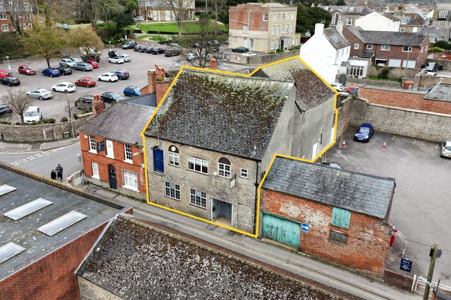 Bridport Social Club, 8 North Street, Bridport, DT6 3JQ 1