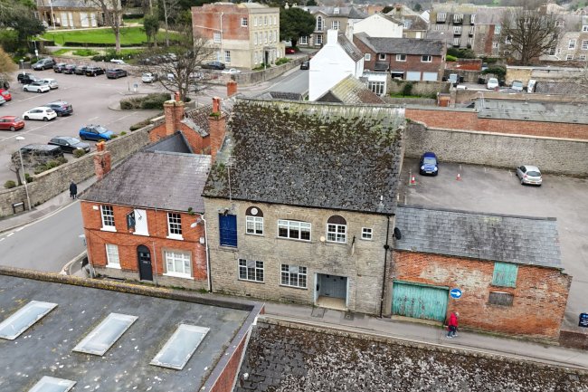 Bridport Social Club, 8 North Street, Bridport, DT6 3JQ 1