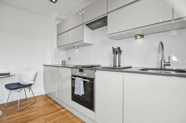 Apartment 6, Skysail Building, 210 Poplar High Street, London, E14 0BB 4