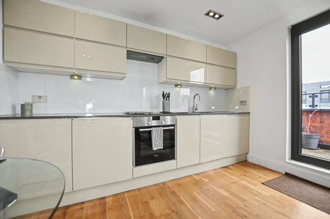 Apartment 6, Skysail Building, 210 Poplar High Street, London, E14 0BB 4
