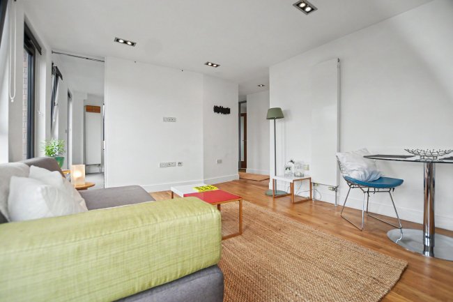 Apartment 6, Skysail Building, 210 Poplar High Street, London, E14 0BB 4