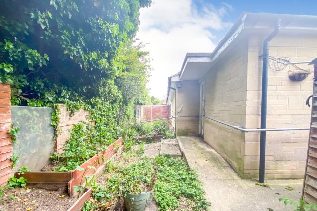 1A The Peak, Purton, Swindon, SN5 4AT 2