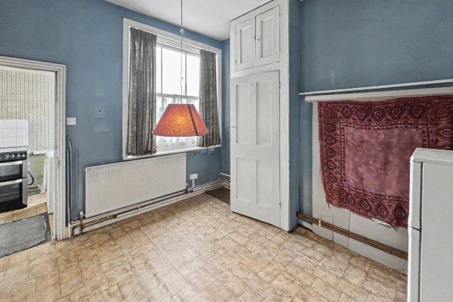 5 Albert Palace Mansions, Lurline Gardens, London, SW11 4DG 1