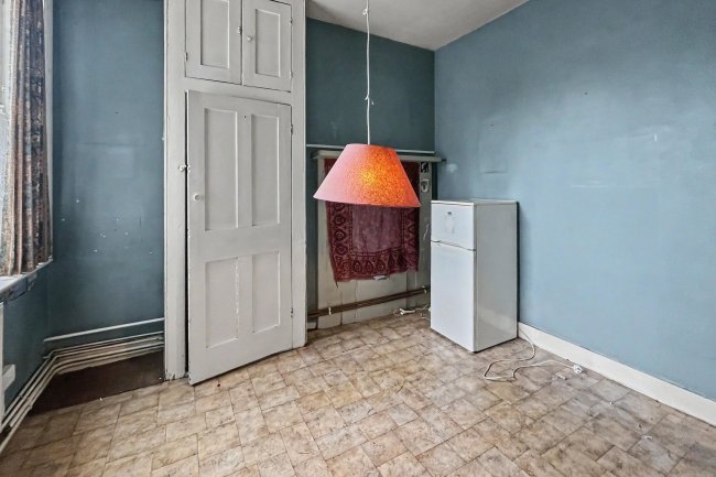 5 Albert Palace Mansions, Lurline Gardens, London, SW11 4DG 1