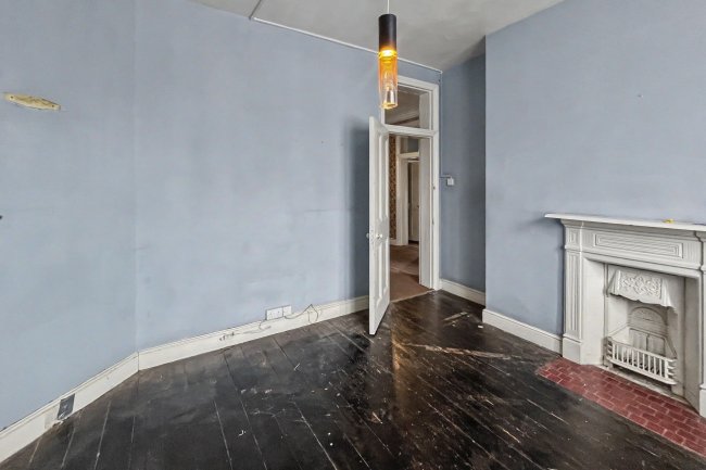 5 Albert Palace Mansions, Lurline Gardens, London, SW11 4DG 1