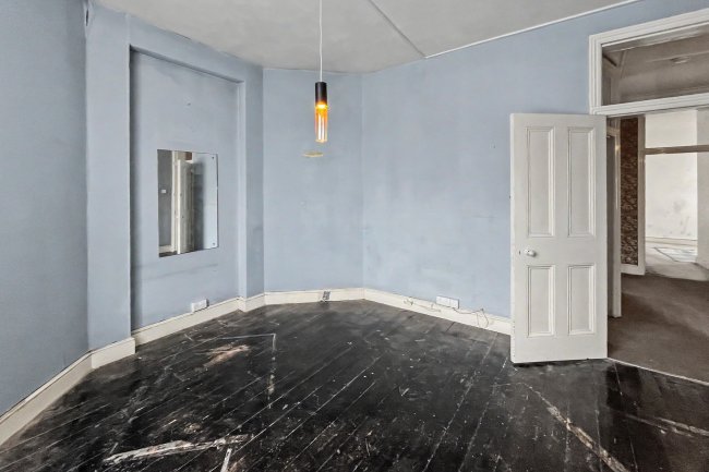5 Albert Palace Mansions, Lurline Gardens, London, SW11 4DG 1