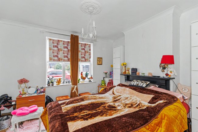 1 Broad Green, Wellingborough, NN8 4LE 8