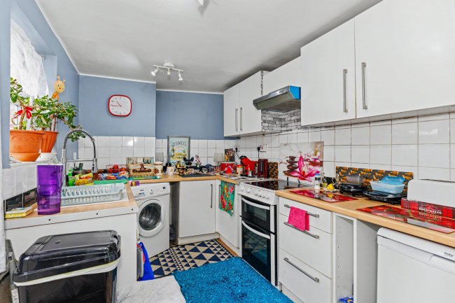 1 Broad Green, Wellingborough, NN8 4LE 8