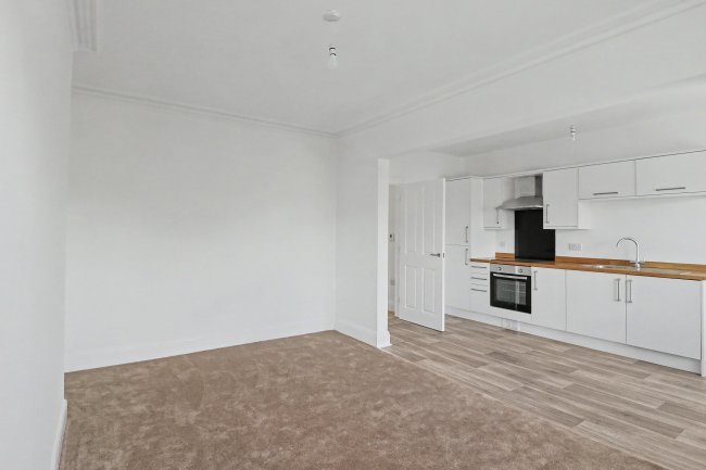 Flat 4, 445 Christchurch Road, Bournemouth BH1 4AB 6