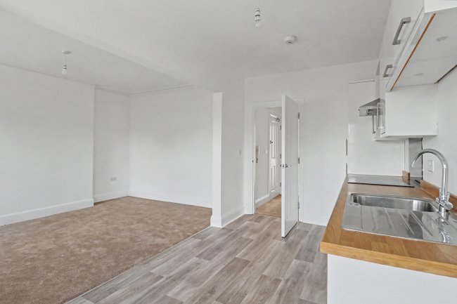 Flat 4, 445 Christchurch Road, Bournemouth BH1 4AB 6