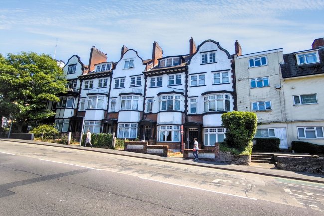 Flat 4, 445 Christchurch Road, Bournemouth BH1 4AB 6