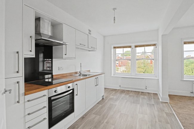 Flat 4, 445 Christchurch Road, Bournemouth BH1 4AB 6