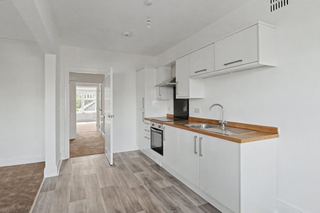 Flat 4, 445 Christchurch Road, Bournemouth BH1 4AB 6