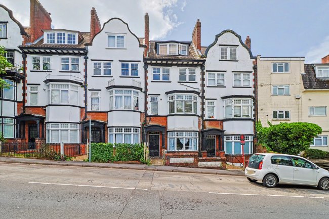 Flat 4, 445 Christchurch Road, Bournemouth BH1 4AB 6
