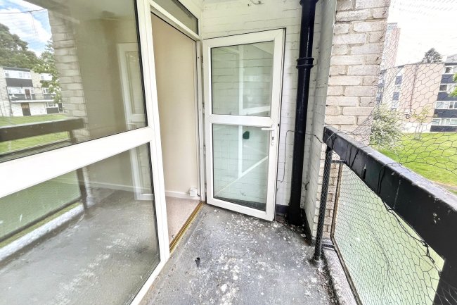 14 Whitlock Drive, Southfields, London, SW19 6SN 6