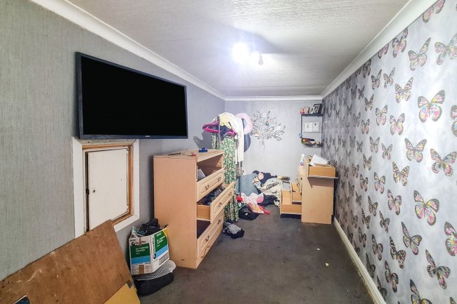 60 Ty-Draw, Church Village, Pontypridd, South Wales, CF38 1UF 2