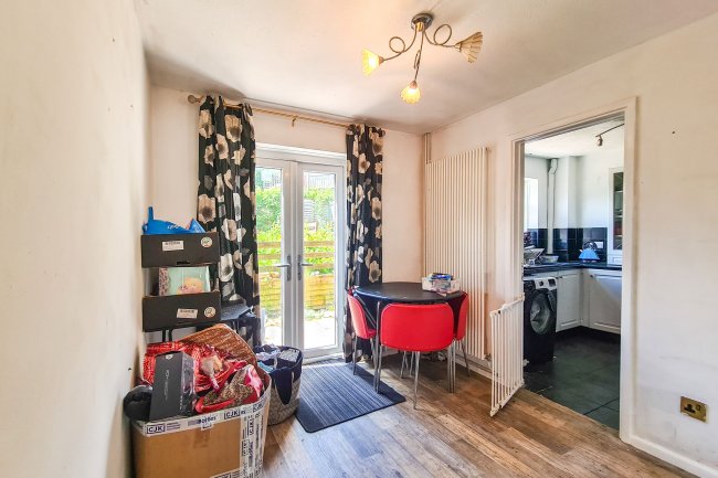 60 Ty-Draw, Church Village, Pontypridd, South Wales, CF38 1UF 2
