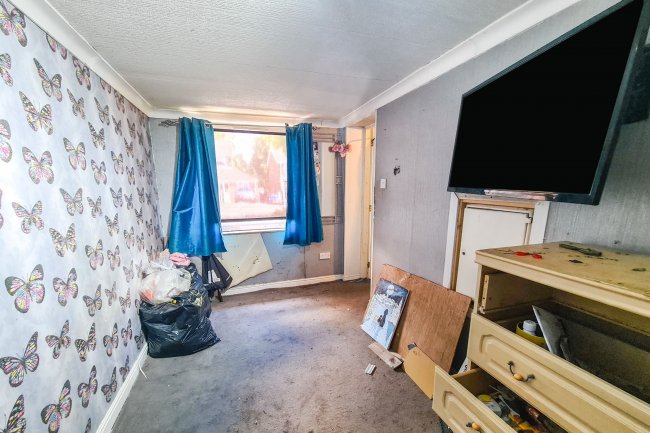60 Ty-Draw, Church Village, Pontypridd, South Wales, CF38 1UF 2