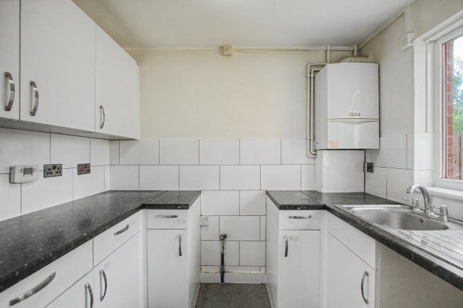 7 Pitfield Crescent, Thamesmead, London, SE28 8RG 4