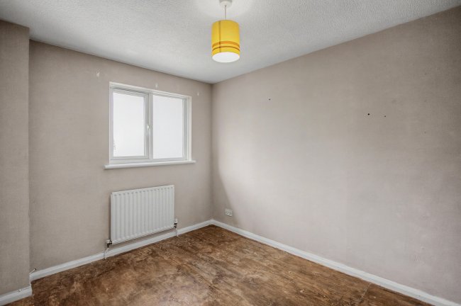 7 Pitfield Crescent, Thamesmead, London, SE28 8RG 4