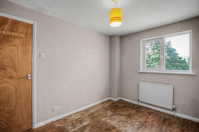 7 Pitfield Crescent, Thamesmead, London, SE28 8RG 4