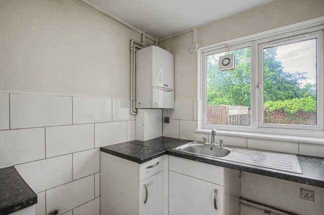 7 Pitfield Crescent, Thamesmead, London, SE28 8RG 4