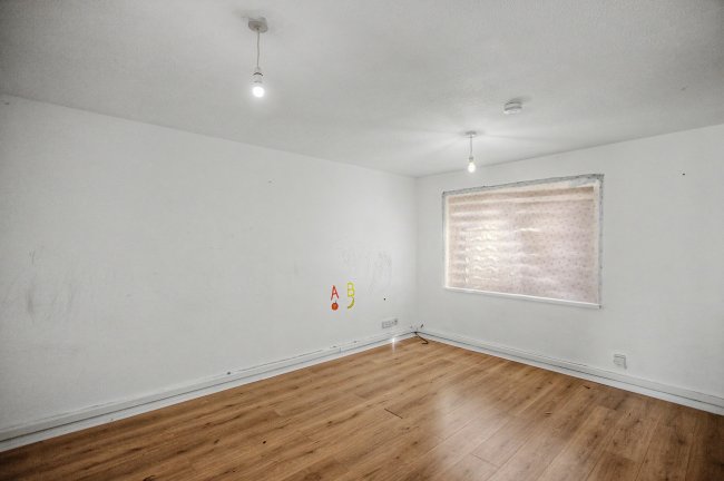 7 Pitfield Crescent, Thamesmead, London, SE28 8RG 4