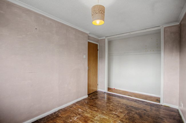 7 Pitfield Crescent, Thamesmead, London, SE28 8RG 4