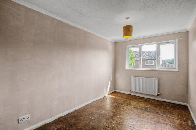7 Pitfield Crescent, Thamesmead, London, SE28 8RG 4