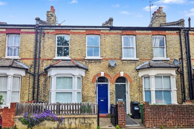 66B Gayford Road, London W12 9BW 6