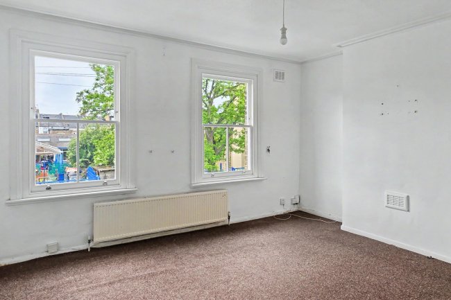 66B Gayford Road, London W12 9BW 6