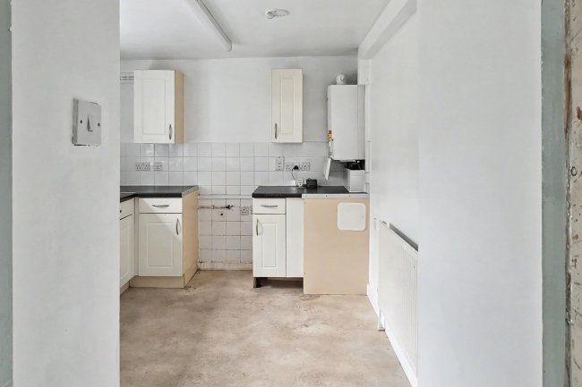 66B Gayford Road, London W12 9BW 6