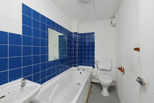 Flat 24 Warren Bank, Simpson, Milton Keynes, MK6 3AQ 5