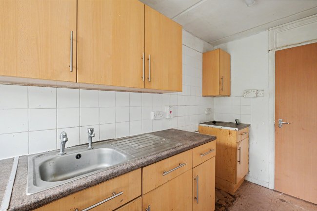 Flat 24 Warren Bank, Simpson, Milton Keynes, MK6 3AQ 5