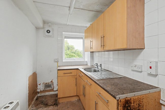 Flat 24 Warren Bank, Simpson, Milton Keynes, MK6 3AQ 5