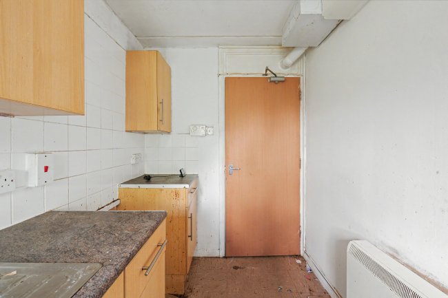 Flat 24 Warren Bank, Simpson, Milton Keynes, MK6 3AQ 5
