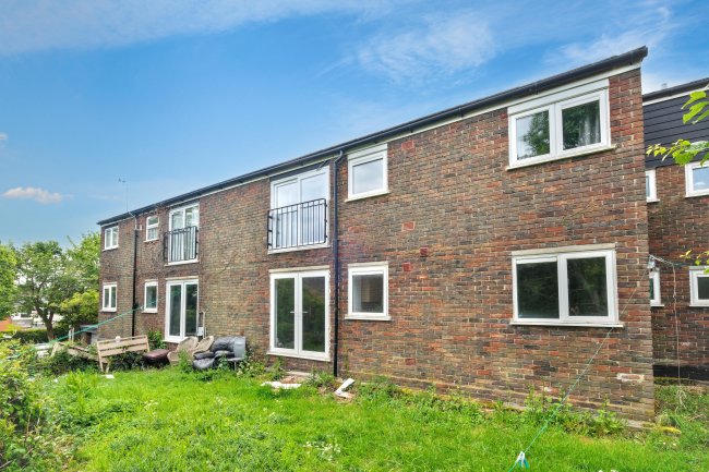 Flat 24 Warren Bank, Simpson, Milton Keynes, MK6 3AQ 5
