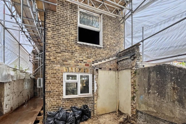 119 Ravenslea Road, Balham, London SW12 8RT 4