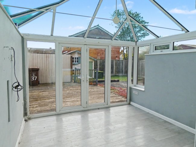 37 James Niven Court, Hull, East Riding of Yorkshire HU9 3AQ 10