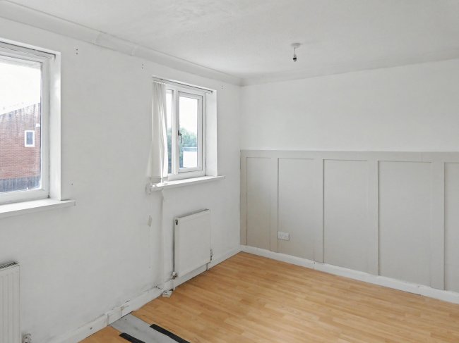 37 James Niven Court, Hull, East Riding of Yorkshire HU9 3AQ 10
