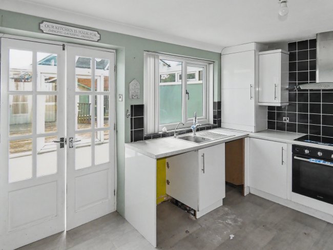 37 James Niven Court, Hull, East Riding of Yorkshire HU9 3AQ 10