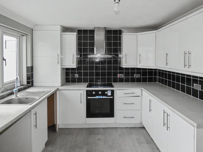 37 James Niven Court, Hull, East Riding of Yorkshire HU9 3AQ 10