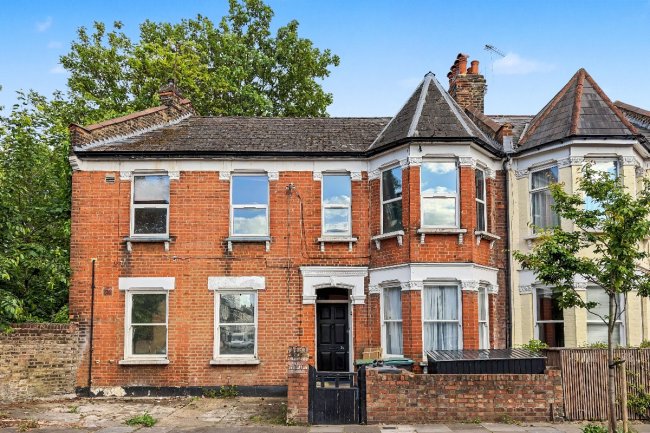 2b Woodside Gardens, Tottenham, London N17 6UY 9