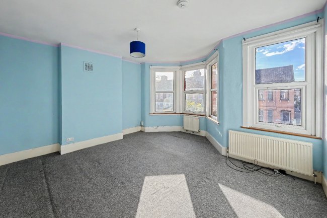2b Woodside Gardens, Tottenham, London N17 6UY 9