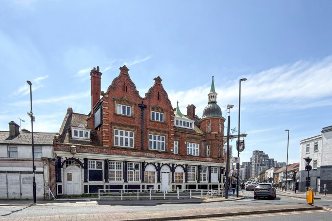 Former Leslie Arms Public House, 62 Lower Addiscombe Road, Croydon CR0 6AB 8